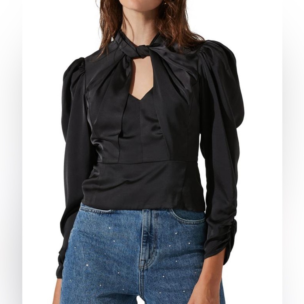 ASTR Elegant Black Garment